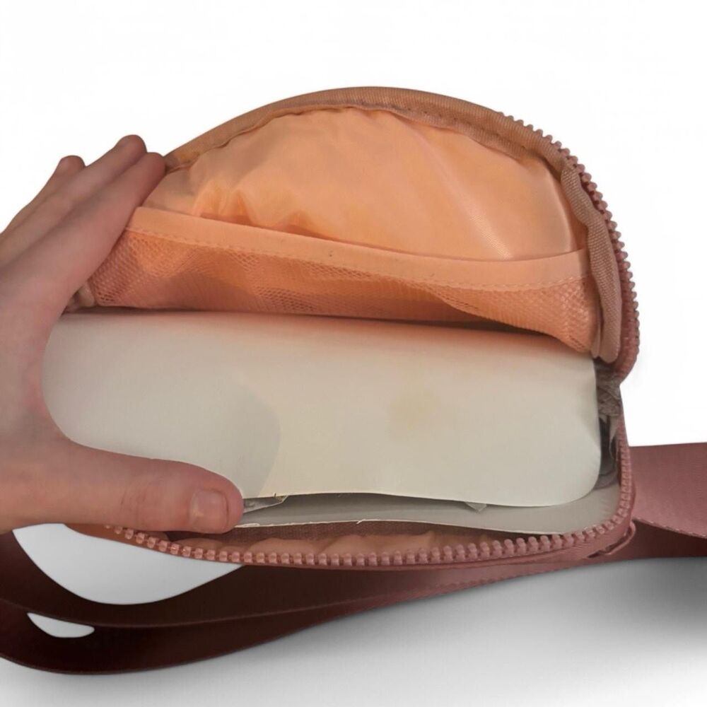 Studio NYC Quilted Fanny Pack Belt Bag Nylon Adjustable Pink OSFM Zip Close NEW - Picture 7 of 8